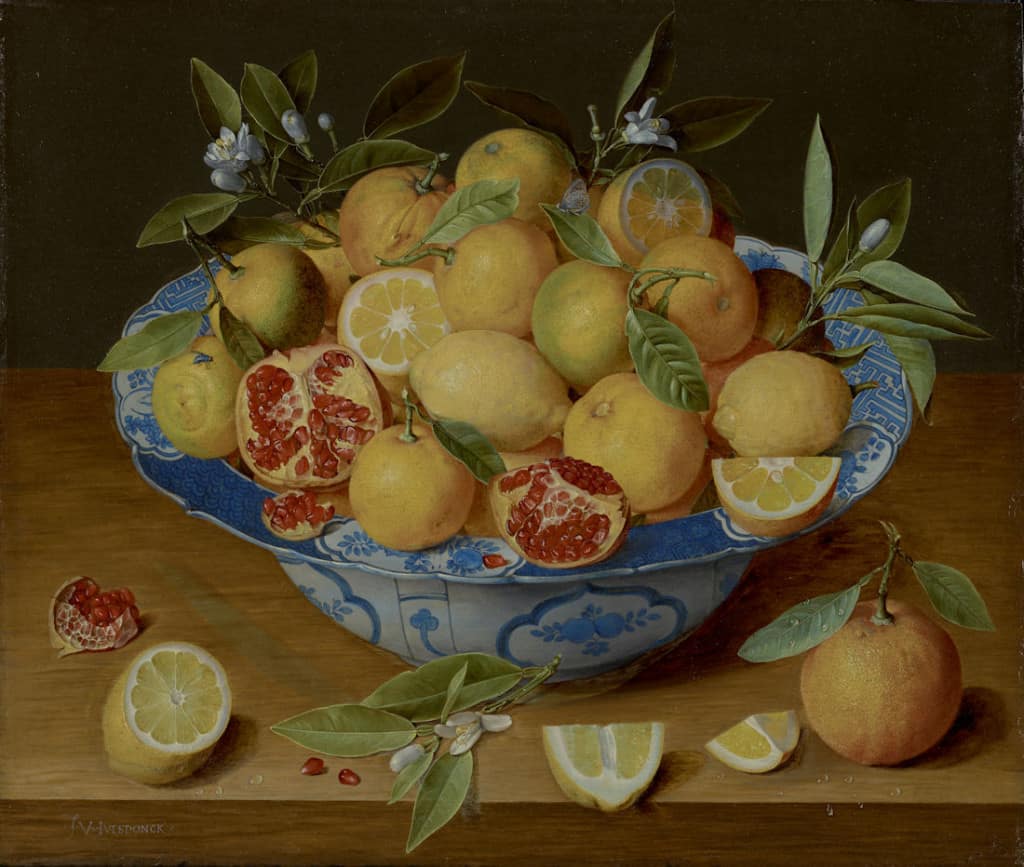 Stilleven van Jacob  van Hulsdonck, met citroenen en granaatappels en een chinese schaal